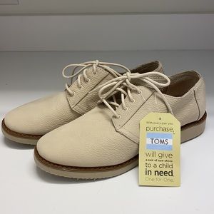 Toms Men’s White Leather Oxfords